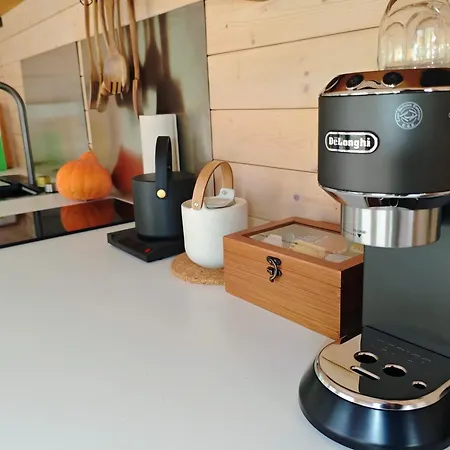 Tiny House Am Waldrand بيت للعطل